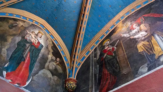 The frescoed blue vault of the oratory at Clos Lucé